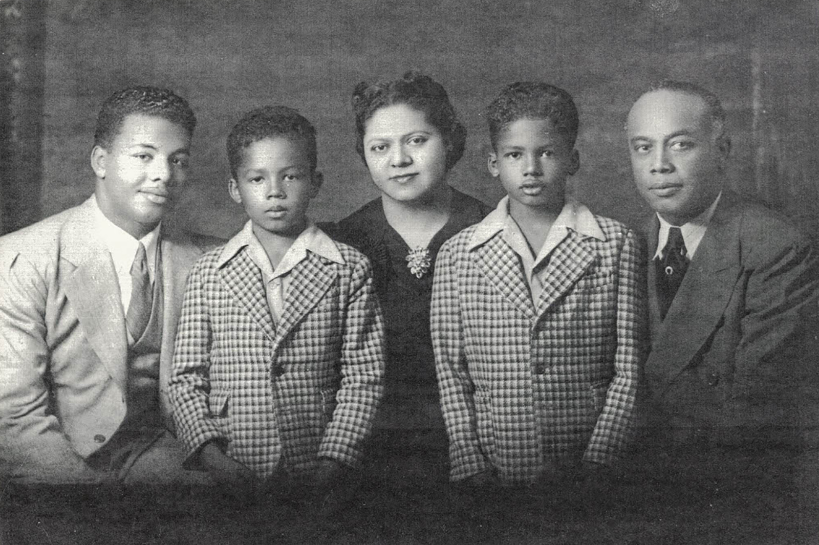 Photo of the Simmons family